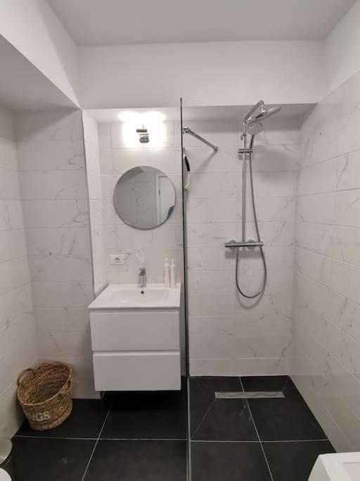 רסיטה City Center Accommodation - 404 מראה חיצוני תמונה